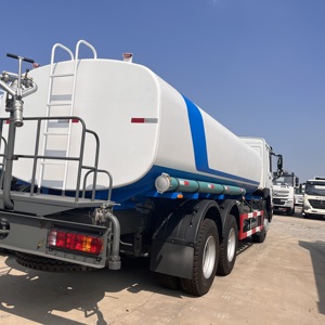 Camión <span class=keywords><strong>Cisterna</strong></span> <span class=keywords><strong>de</strong></span> <span class=keywords><strong>Agua</strong></span> Usado <span class=keywords><strong>de</strong></span> <span class=keywords><strong>Segunda</strong></span> <span class=keywords><strong>Mano</strong></span>, 10.8 CBM, Howo 4x2, 6 Ruedas, Mini Camión <span class=keywords><strong>Cisterna</strong></span> para <span class=keywords><strong>Agua</strong></span> Potable en Venta - Product Image 3