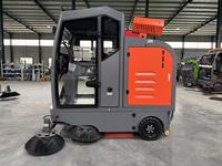 Camion de nettoyage avec balayeuse autoportée, canon à brouillard, nettoyeur haute pression, réservoir d'eau de 150L et bac à poussière de 240L pour la suppression de la poussière