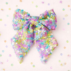 Pince à cheveux pour animaux de compagnie en lin avec nœud en sequins irisés faits à la main – Décoration mignonne style princesse pour séances photo de Noël pour chiens/chats - Product Image 2