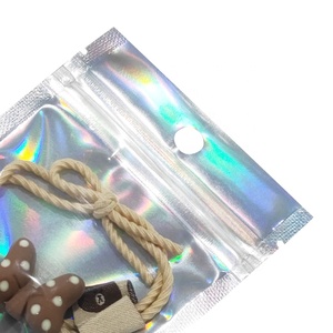 100 Uds. Bolsas impresas personalizadas con logotipo de regalo holográfico papel de aluminio con cierre de cremallera embalaje de plástico transparente bolsa de Mylar para <span class=keywords><strong>ropa</strong></span> cosmética - Product Image 4