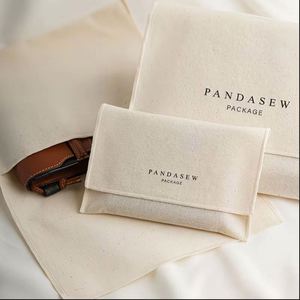 Pochette à cordon en coton et lin beige écologique avec logo personnalisé, sac anti-poussière réutilisable pour l'emballage de cosmétiques et de vêtements - Product Image 5