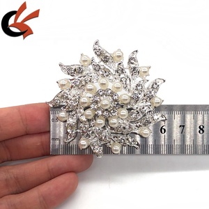 Portatovaglioli a forma di <span class=keywords><strong>fiore</strong></span> con perle e strass eleganti portatovaglioli da sposa in vetro per feste - Product Image 5