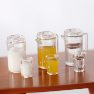 Set Miniatura Casa delle Bambole con Brocca per Succo d'Arancia e Latte, Tazza per Succo e Latte, Modello Scenico per Giochi di Ruolo, <span class=keywords><strong>Accessori</strong></span> per Casa delle Bambole - Product Image 1