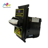 Machine de jeu à monnayeur avec accepteur de billets ICT
