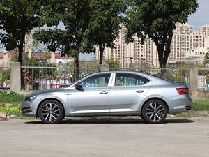 <span class=keywords><strong>Precio</strong></span> Atractivo para <span class=keywords><strong>Skoda</strong></span> <span class=keywords><strong>Superb</strong></span> Modelo 2025 TSI280 DSG Edición Premium con Techo Solar y Asientos Calefactables en Stock - Product Image 6