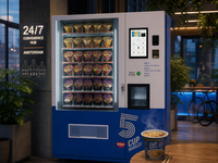 Distributeur automatique de nouilles instantanées avec système de préparation rapide et eau chaude pour une consommation rapide