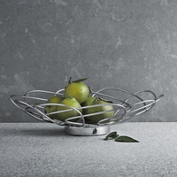 Nordic Style Roestvrijstalen Metalen Fruitplaat Mand Handmatige Bediening Holle Bloembladen Ontwerp Voor Huishoudelijke Opslag Groentegereedschap