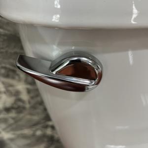 Conjunto de Vaso Sanitário Cerâmico Moderno de Duas Peças com Instalação Montada no Chão a Preço de Atacado - Product Image 5