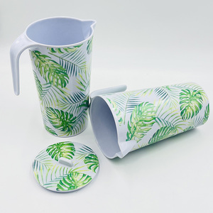 Jarra de Agua de Melamina con Diseño de Hojas Tropicales, Juego de 2, 1500 ml, Color Blanco, Cilíndrica, con Tapa, <span class=keywords><strong>para</strong></span> Bebidas al Aire Libre - Product Image 6