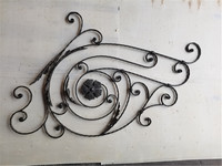 Pièces d'ornement décoratif en fer forgé, élément forgé pour balustrade de fenêtre en fer forgé ou ornement de décoration de clôture