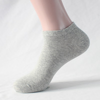 Chaussettes de cheville respirantes et douces en coton tricoté à 100 % avec évacuation de l'humidité pour le printemps, idéales pour les tenues décontractées et sportives (ODM)