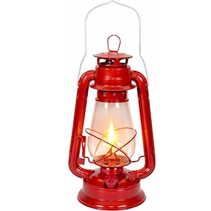 Lanterne suspendue en métal antique au design unique, luminaire décoratif fait main pour villa, hôtel, resort, en vente - Product Image 1