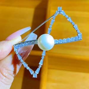Broche élégante et polyvalente, style coréen et japonais, nœud papillon, perle, zircon complet, broche en cuivre robuste pour manteau, cristal - Product Image 2