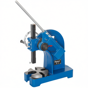 Prensa manual Fervi de 10 toneladas con soporte de acero para trabajar metales - Product Image 2