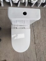 Articles sanitaires européens Toilette deux pièces en céramique WC sol Inodoro Chasse d'eau par gravité Toilette à citerne haute-basse Wc