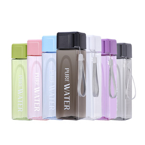 Bouteille d'eau carrée en plastique Tiannuo 500 ml sans BPA, portable, avec paille, pour usage général, 480 ml, en plastique PC carré - Product Image 1
