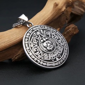 Yunnique – collier avec pendentif à motif maya pour hommes, en acier inoxydable, rond, style Hip Hop, chaîne de pull, charme en argent tibétain, chaîne de 60cm - Product Image 4