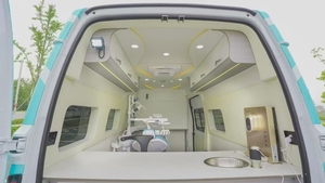 Clínica Dental Móvil Personalizada con Revestimiento, para Conducción Derecha (RHD) y Izquierda (LHD), con Sillón Dental, para Tratamiento y Examen Dental al Aire Libre - Product Image 5