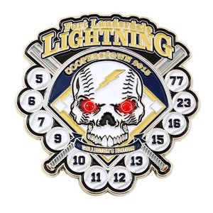 Vente en gros de badges de revers en métal personnalisés avec design de dessin animé, badges de club sportif de baseball personnalisés, épingles de revers en métal émaillées pour le baseball - Product Image 3