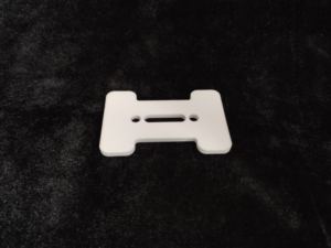 ييك تقدم قطع هيكلية خزفية مخصصة من الألومينا بنسبة 75% و95% و99% وقطع معدنية خزفية - Product Image 6