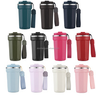 Tasse à café isolée en acier inoxydable à la mode bouteille d'eau/tasse de conception facile à transporter pour les cadeaux de Noël de bureau pour le froid