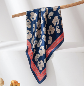 Sciarpa di Seta di Alta Gamma per Donne, Lussuosa e Pratica, Elegante Accessorio Decorativo, Protezione Solare e Copertura per le <span class=keywords><strong>Spalle</strong></span> - Product Image 4