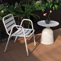 En stock Tables de salle à manger d'extérieur en métal coloré de style moderne au prix d'usine pour restaurant, café, bistro, pour entrepôt et usage extérieur