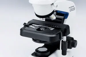 Mikroskop Biologi Lab Profesional CX23, dengan LED dan Tabung Teropong Miring 30 Derajat