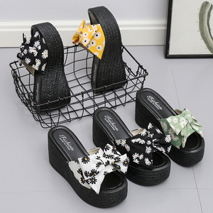 Sandales compensées pour femmes à semelles épaisses pour l'extérieur – Collection été 2024 – Plage – Semelle éponge - Product Image 5