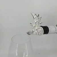 Moule existant d'usine divers animaux 3D forme marque privée Silicone cerf tête verseur de vin
