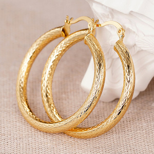 Orecchini a Cerchio Esotici Mediorientali per Donne, Gioielli Chic con Motivo a Croce Intrecciata - Product Image 2