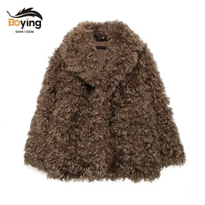 Boying Mulheres Eco-Friendly Inverno Faux <span class=keywords><strong>Fur</strong></span> Tecido Plain Tingido Casaco Curto com Café-colorido Efeito Encaracolado Lapela Regular Fit - Product Image 1