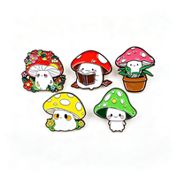 Ensemble de broches émaillées personnalisées en usine, motif champignon de forêt de dessin animé, champignon Kawaii lisant un livre, champignon en pot, badge métallique, broche, cadeau