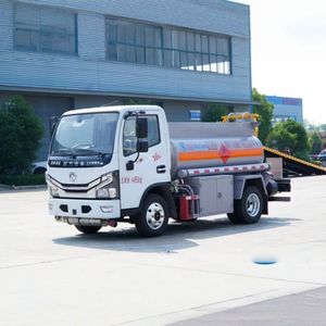 Mini-citerne DONGFENG 4x2 2CBM 3CBM pour carburant, camion-citerne mobile diesel avec pompe et distributeur à vendre - Product Image 4