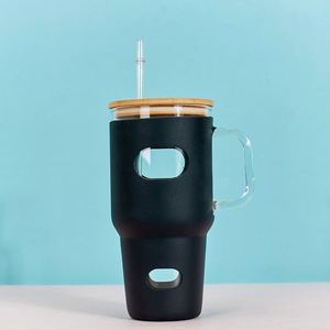 Vaso de Vidrio para Auto de 32 oz con Asa y Funda de Silicona para Hidratación en Movimiento - Product Image 3