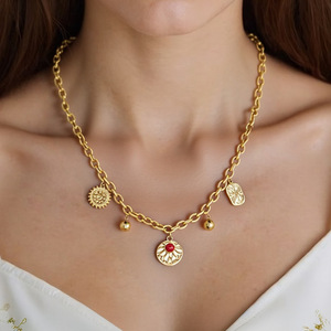 สร้อยคอรูปหัวใจสแตนเลสสตีลพร้อมจี้รูปหัวกะโหลกและหัวใจ ชุบทอง 18K สายคล้องไหปลาร้า สำหรับใส่ทุกวัน เครื่องประดับเสริมเสน่ห์ - Product Image 5