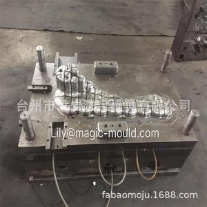 Moule de réservoir d'eau en plastique, matériau P20, moulage par injection pour les articles de première nécessité - Product Image 1