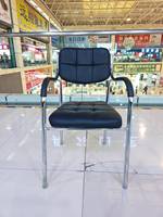 Fauteuil de bureau moderne en cuir noir avec accoudoirs, pieds en métal inoxydable, chaise pliable pour visiteurs et conférences