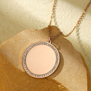 अच्छे गहने गुलाब सोने की pvd प्लेटेड स्टेनलेस स्टील क्रिस्टल पेंडेंट ट्रेंडी जोड़ी नेकलेस महिला पुरुषों के लिए कस्टम उत्कीर्ण नाम - Product Image 3