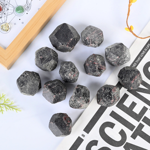 Vente en gros de pierres précieuses naturelles brutes irrégulières en cristal de grenat pour la guérison - Autres artisanats en cristal - Product Image 5
