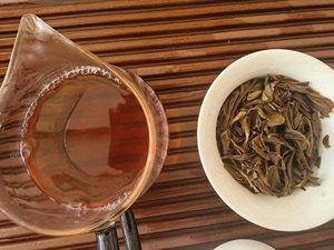 Té Pu'er Crudo de Árbol Antiguo de Yiwu, Yunnan 2022, 1 kg a Granel, Té Sheng Puer Salvaje para Degustación - Product Image 2