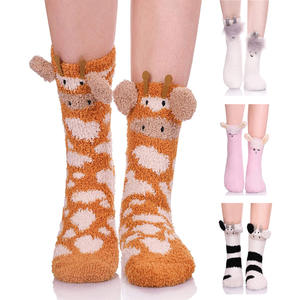 Chaussettes d'hiver épaisses et douillettes pour femmes et filles, motif animalier amusant, en peluche, pour usage quotidien, avec logo sur le bord. - Product Image 3