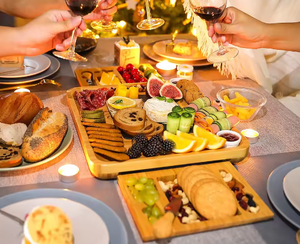 Planche à découper en bambou et en bois avec deux tiroirs et un plateau à fromage pour conserver les aliments cuisinés - Product Image 4