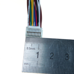 Faisceau de câbles personnalisé avec connecteur DF50S-20S-1C à pas de 1,0 mm et 20 broches, câble à extrémité unique 28AWG pour véhicule électrique - Product Image 3