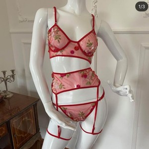 Nuevo conjunto de dos piezas de lencería sexy estilo europeo y americano, conjunto de camisón con encaje, moderno y cómodo. - Product Image 2