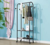 Présentoir de Sol Métallique Personnalisé pour Vêtements avec Roues, Idéal pour Suspendre les Vêtements, Étagères de Rangement pour Chaussures, pour Salon et Chambre