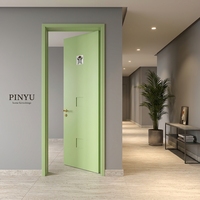 Armoire en bois massif à panneaux encastrés vert clair mat pour chambre à coucher, chambre d'hôtes, unité de porte intérieure