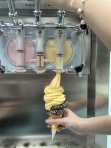 Máquina de helado suave de 3 sabores para pequeña panadería, máquina comercial de yogur helado, máquina automática de helado Oceanpower - Product Image 4