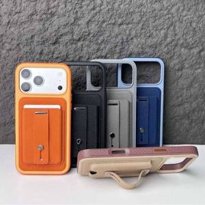 เคสโทรศัพท์แบบ 3-in-1 สำหรับขายส่ง วัสดุ TPU พร้อมช่องใส่บัตร ลายคาร์บอนไฟเบอร์ หนัง ปุ่มโลหะ ตัวตั้งแบบขาตั้ง ไม่ใช่แม่เหล็ก สำหรับ iPhone Series - Product Image 2
