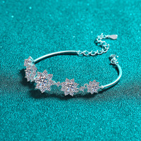 Bracelet élégant en argent sterling 925 plaqué or avec motif flocon de neige et moissanite, bijoux fins pour femmes, cadeau parfait pour les filles